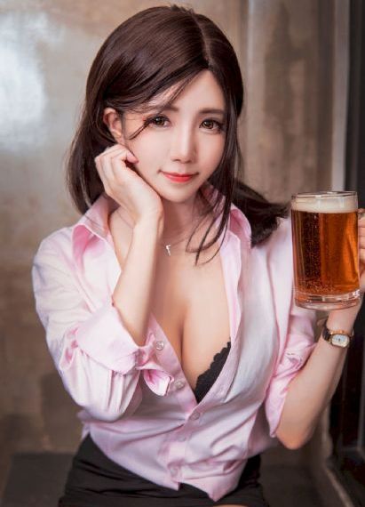 战火中的花蕾