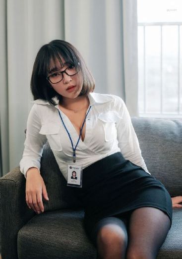亚洲精品久久久日韩美女图片