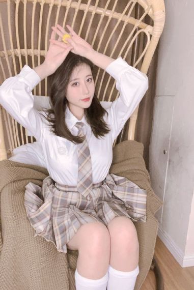 奇怪的她