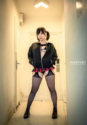 《隔壁女邻居》完整版